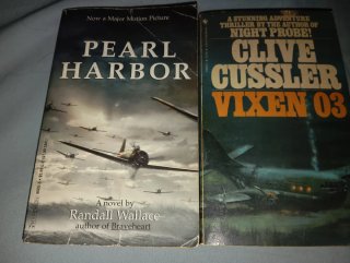 Libros 2, Pearl harbor y Visen 03,los 2 en ingles