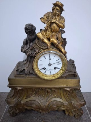 Armazón Reloj Bronce Patinado Niño y Perro