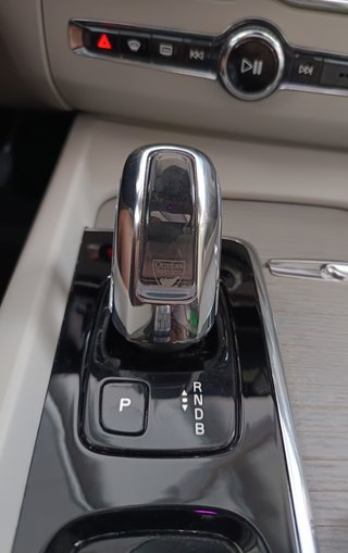 Volvo XC60 2.0 T8 AWD INSCRIPTION AUTO