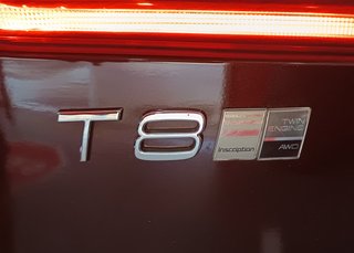 Volvo XC60 2.0 T8 AWD INSCRIPTION AUTO