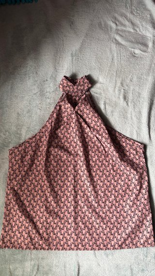 Blusa con Cuello Halter Estampada Talla grande