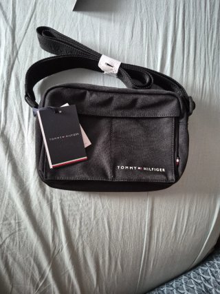Bandolera Tommy Hilfiger Negra