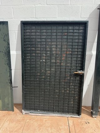 Puerta de Garaje y Peatonal de Hierro