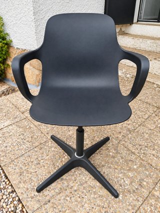 Silla Giratoria Negra con Reposabrazos