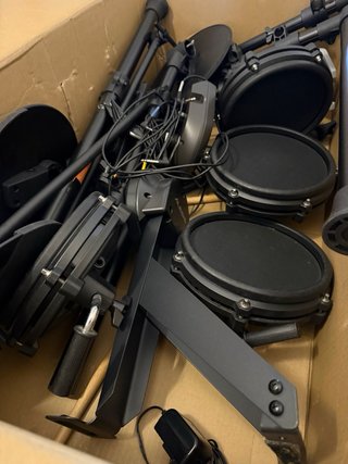 Batería Electrónica Alesis Nitro Kit Completa
