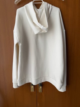 Sudadera Blanca con Capucha