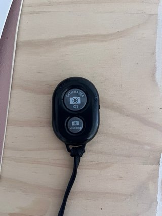 Trípode extensible móvil 133 cm + mando Bluetooth