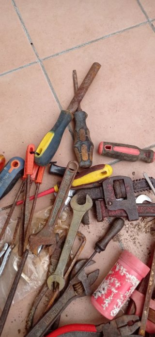 Lote de herramientas variadas