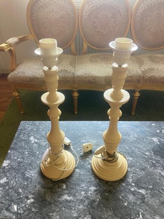 2 lámparas de mesa beige madera