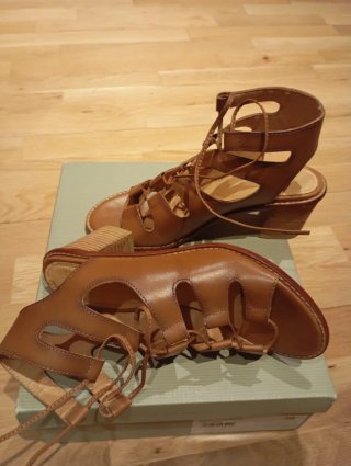 Sandalias Romanas Mustang Marrones