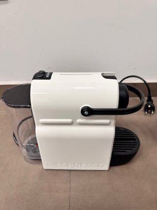 Cafetera Nespresso Inissia Krups Roja