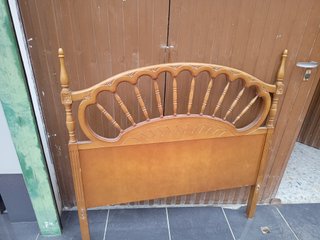Cabecero de cama individual de madera