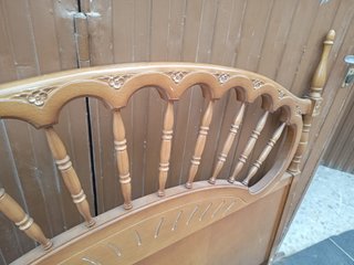 Cabecero de cama individual de madera