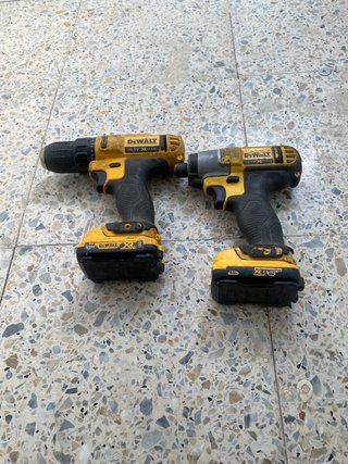 2 destornilla doras Dewalt leer en la descripción