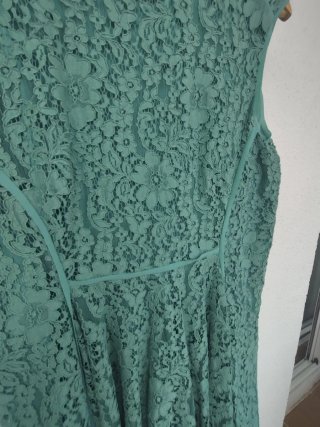 Vestido de blonda Purificación García verde hoja