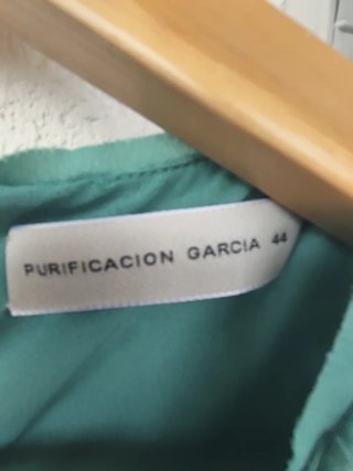 Vestido de blonda Purificación García verde hoja