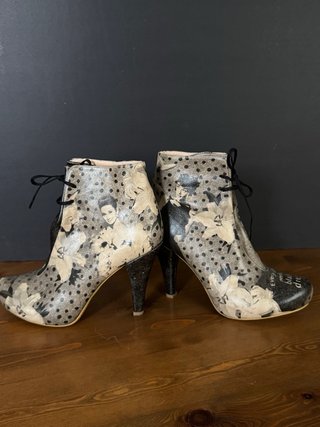 Botines Dogo grises y negros