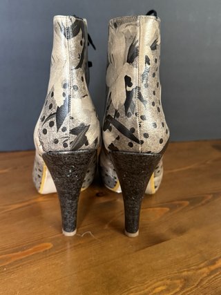 Botines Dogo grises y negros