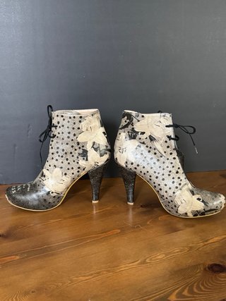 Botines Dogo grises y negros