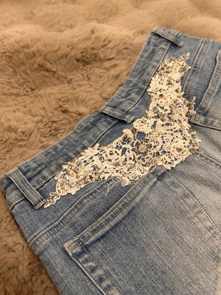 Pantalón Capri Vintage con Encaje