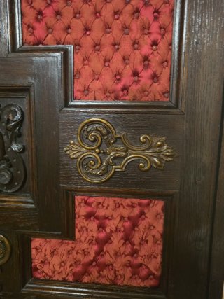Bargueño antiguo madera y tela