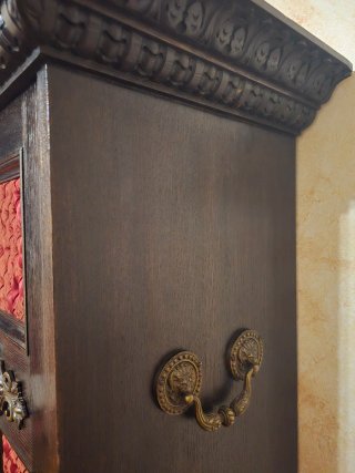 Bargueño antiguo madera y tela