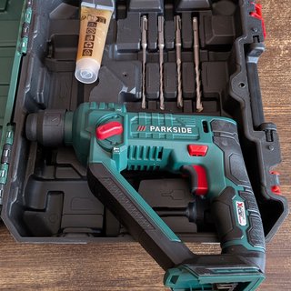 TALADRO PERCUTOR SDS PLUS CON BATERÍA 20V (NUEVA)