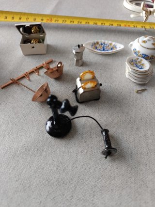 Casa de muñecas y muebles