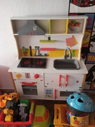 Cocinita de juguete de madera