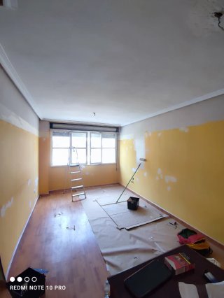 Se realiza trabajo de pintura y parquet. Etc...