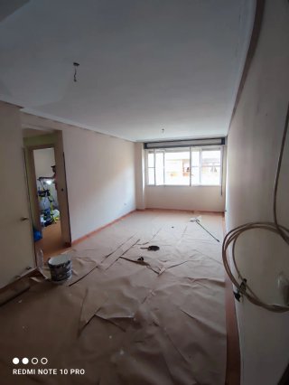 Se realiza trabajo de pintura y parquet. Etc...