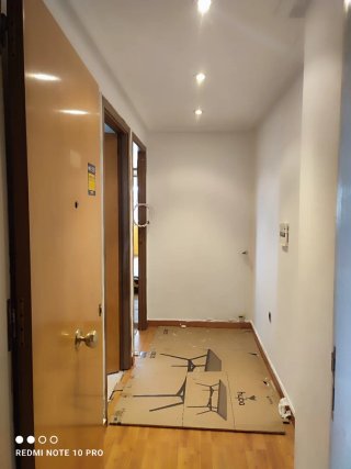 Se realiza trabajo de pintura y parquet. Etc...