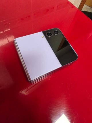 Samsung Galaxy Z Flip 4 da riparare