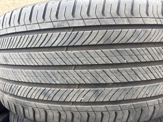 Neumático Michelin 285/45 R22 Ai dos 30 cada uno