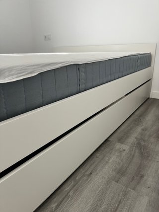Cama Blanca con Colchón y Somier