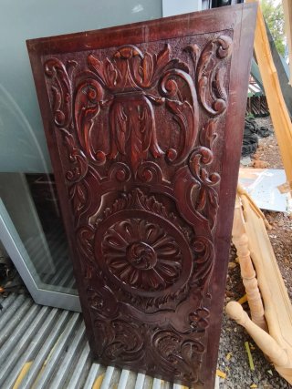 Panel de Madera Antigua Tallada