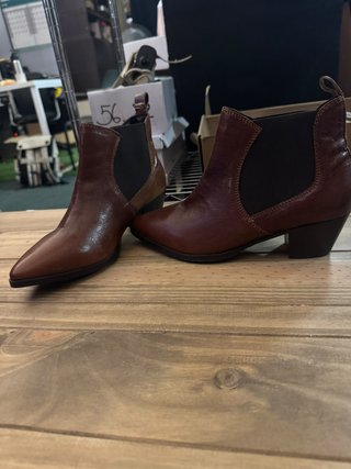 Botines Chelsea Piel Marrón Woz