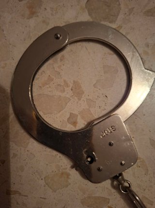 Esposas metálicas disfraz policía