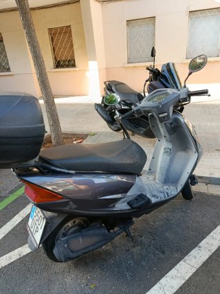 Moto Scooter Gris