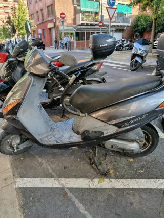 Moto Scooter Gris