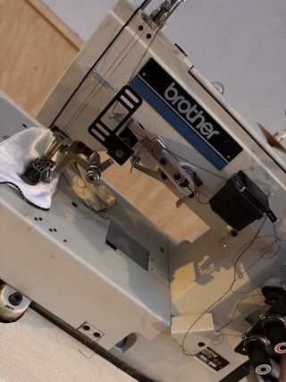 Máquina de Coser Industrial Brother FD4-B272