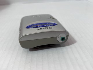 Radio Portátil Sony SRF-59 FM Stereo Walkman