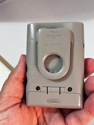 Radio Portátil Sony SRF-59 FM Stereo Walkman