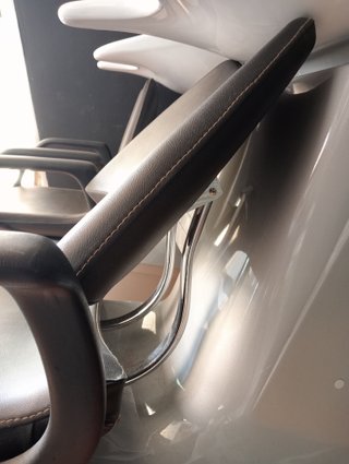 2 sillones de peluquería con lavacabezas y otros