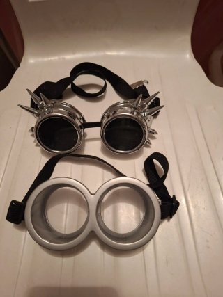 Lote 2 Gafas Disfraz Mad Max y Minions