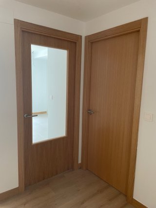 Puerta de madera de paso