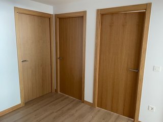 Puerta de madera de paso