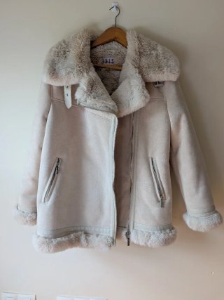 Abrigo J.R.I.S. beige con borreguito