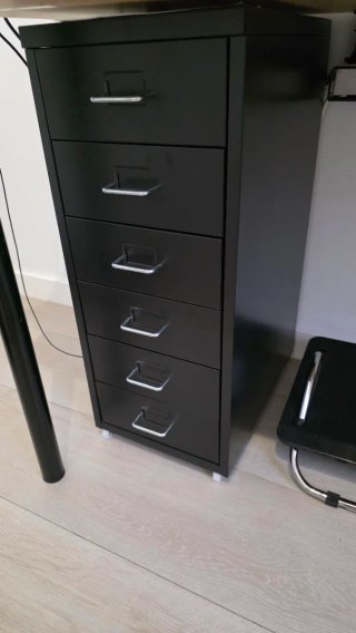 Cajonera con ruedas HELMER negra