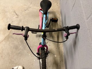 Bicicleta infantil B'Twin 16 azul y rosa